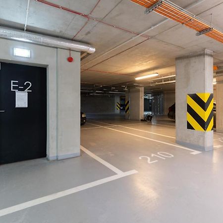 Loft Apartment With Parking In Warsaw By Noclegi Renters Kültér fotó