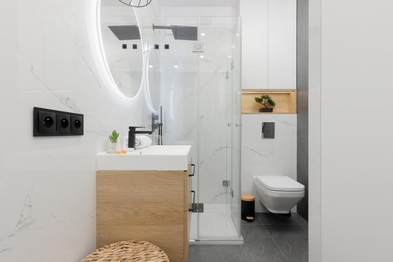 Loft Apartment With Parking In Warsaw By Noclegi Renters Kültér fotó