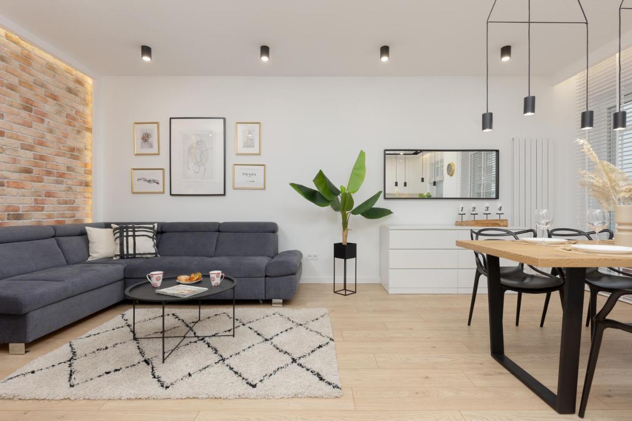 Loft Apartment With Parking In Warsaw By Noclegi Renters Kültér fotó